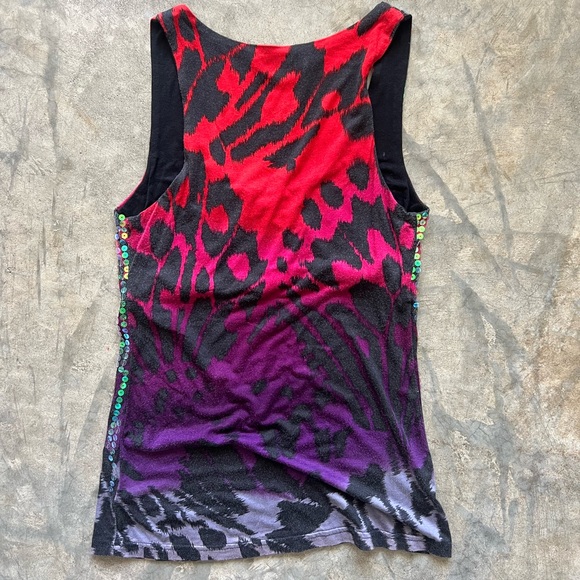 🪩 Multicolor/Graphic Sequin Tank Top 🪩 - Picture 8 of 9